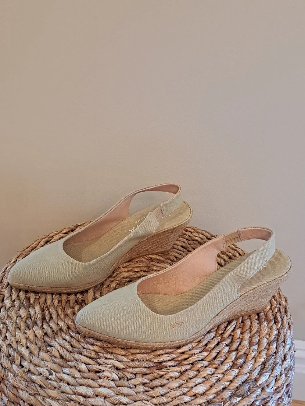 NWOT VISCATA Barcelona Womens Palomera Khaki Beige Canvas Espadrille‎ Sandals 41